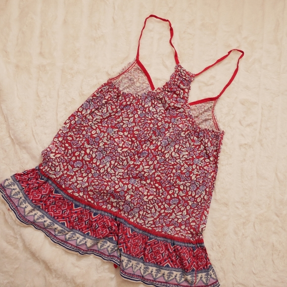 Bundle of 4 cute tops - Picture 10 of 12